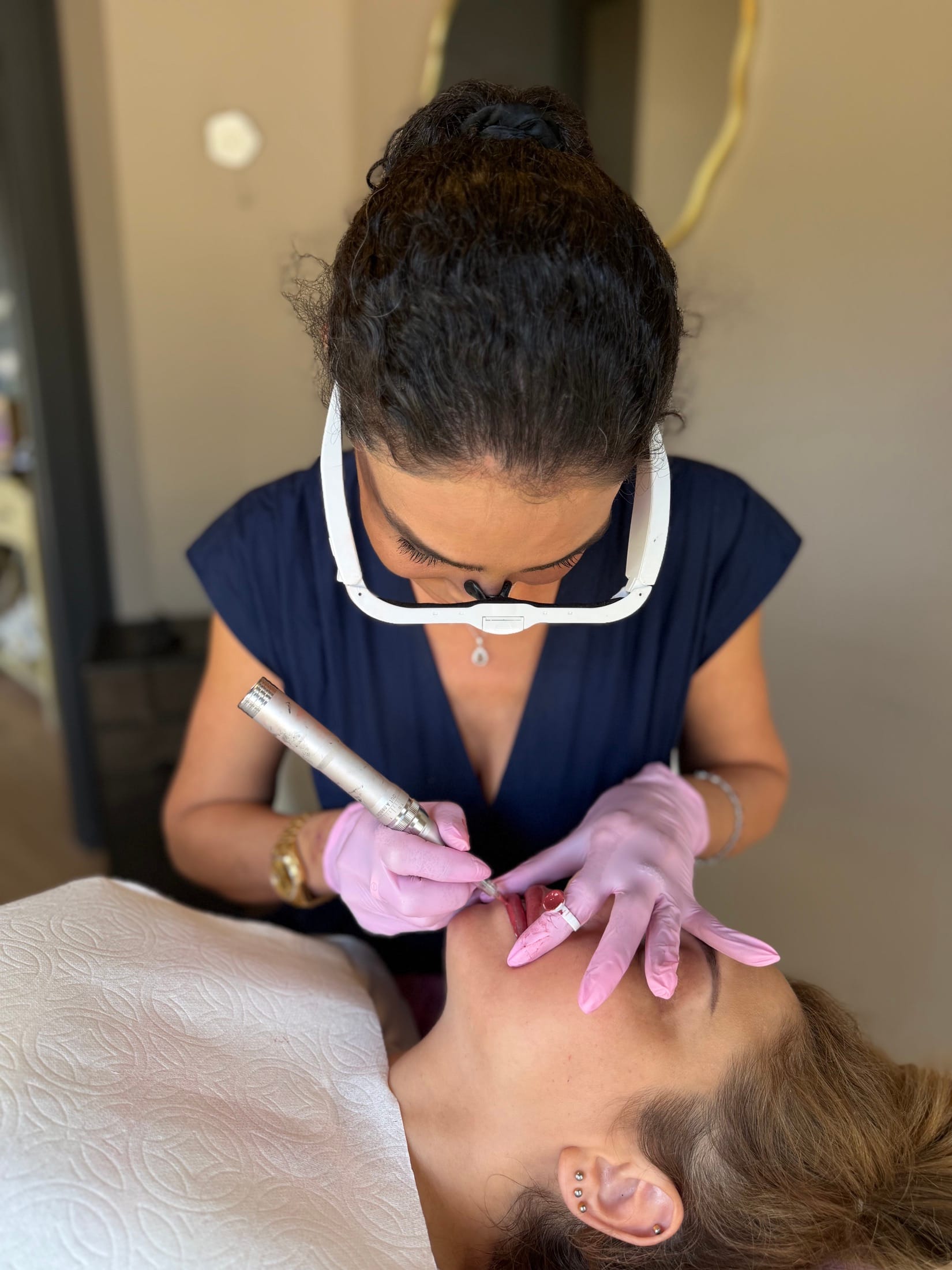 Soza performing a lip blush session in the BonBrow atelier, Aliso Viejo